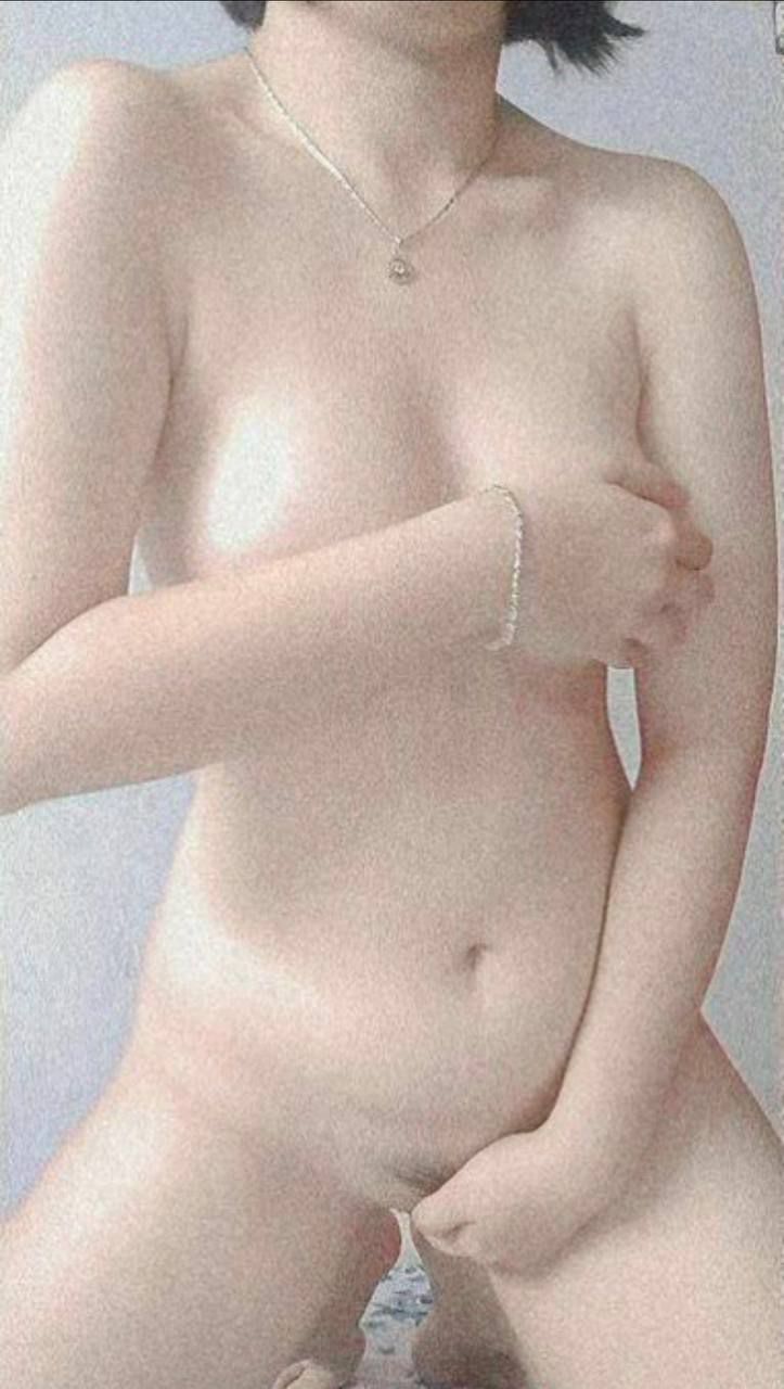 Móc lồn em học trò trong nhà vệ sinh